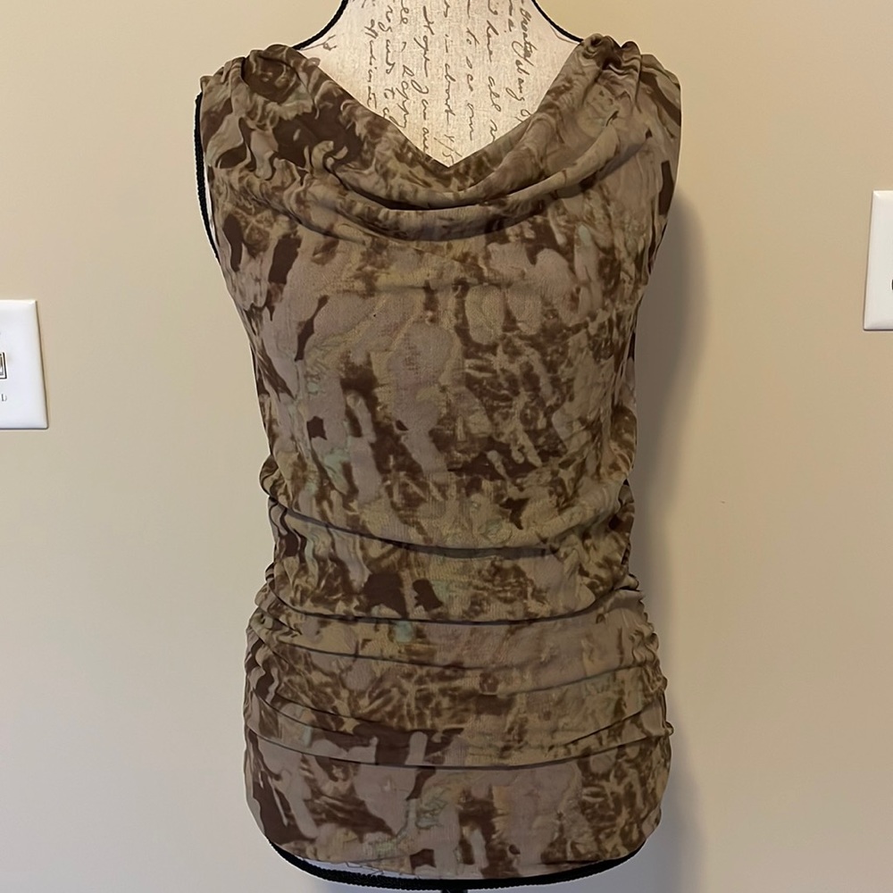 Leo & Nicole Sleeveless Top